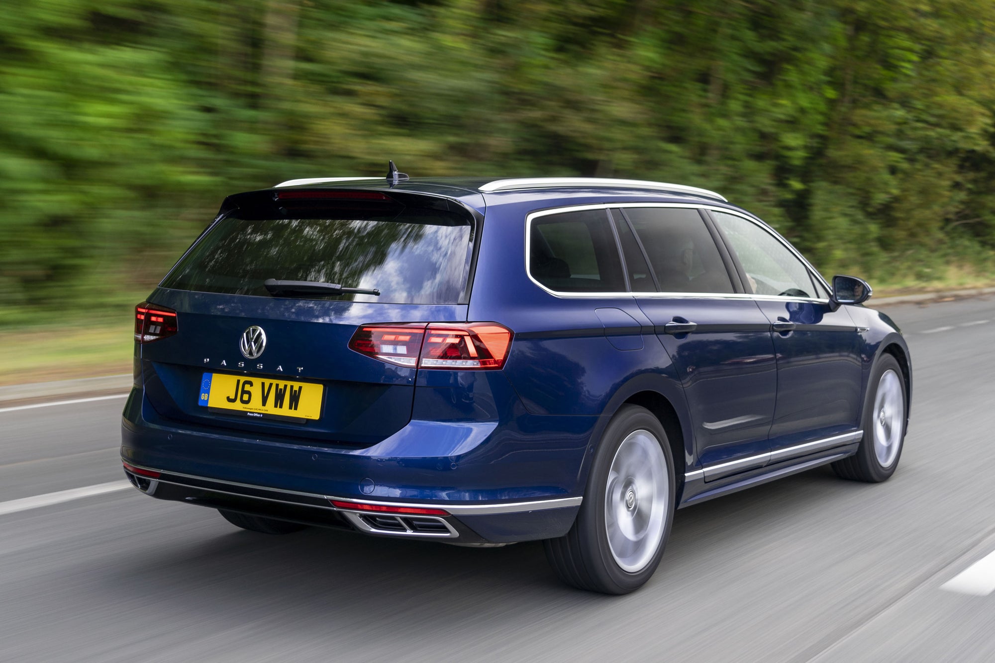 Volkswagen Passat Estate Review heycar